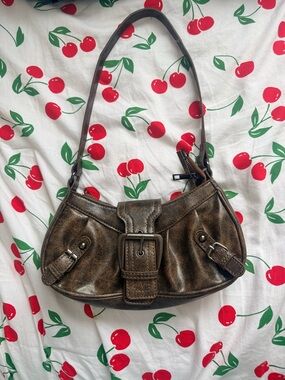 Y2K Brown Distressed Leather Shoulder Bag with Buckle Accent